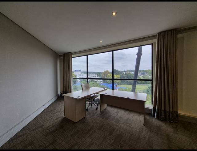 98M² OFFICE TO LET IN SUNNINGHILL